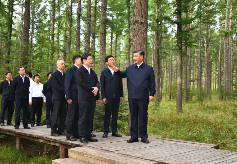 習(xí)近平：發(fā)揚(yáng)塞罕壩精神，把綠色經(jīng)濟(jì)和生態(tài)文明發(fā)展好